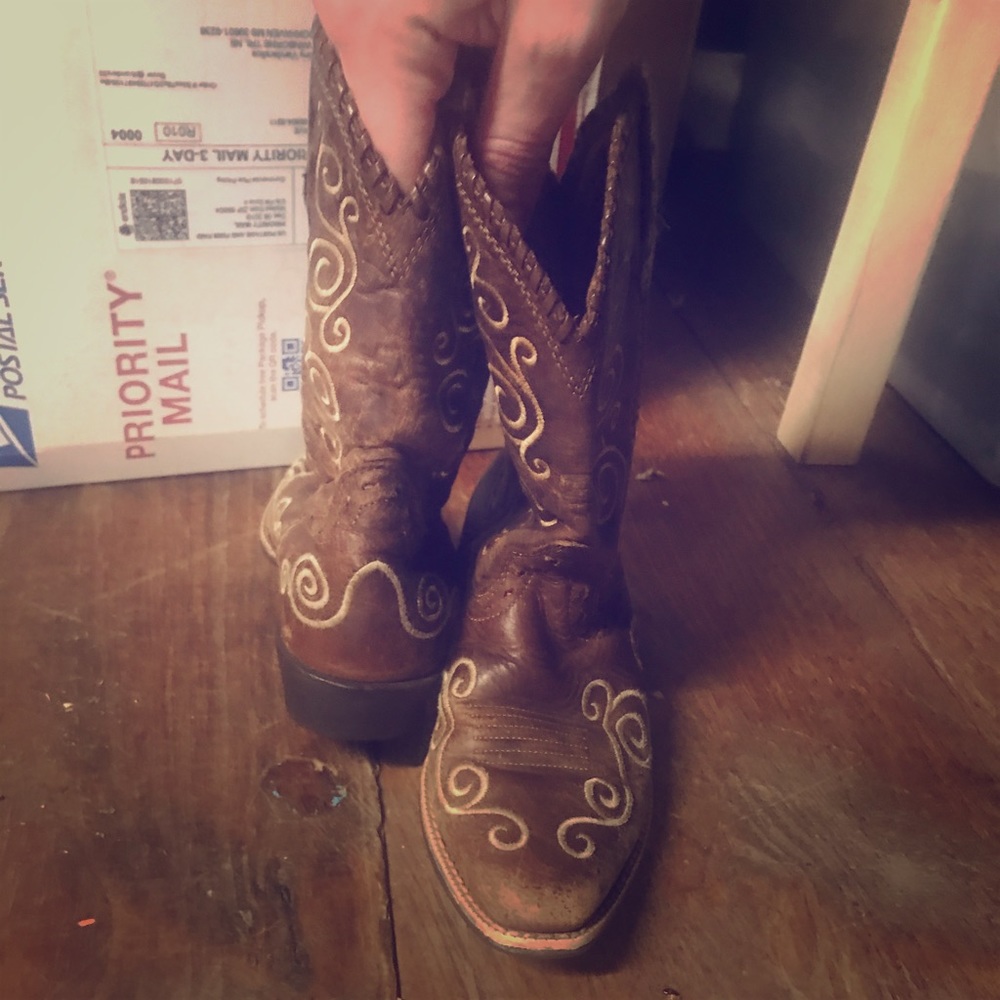 Little girls size 11 Ariat boots